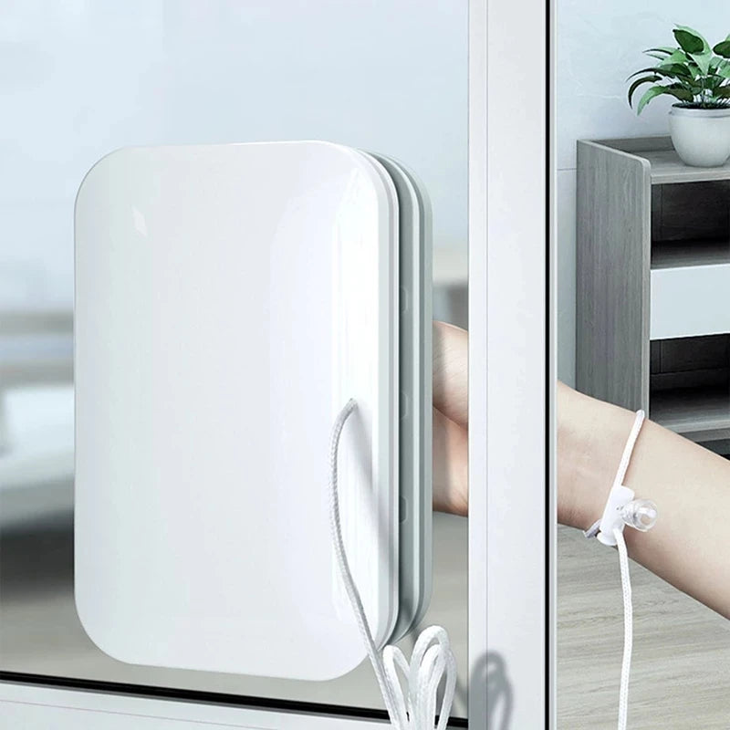 ClearGlide™ — Magnetic Window Cleaner